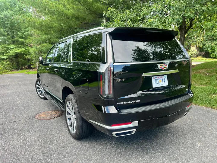 Original Cadillac Escalade US 14 in a rear three-quarter view