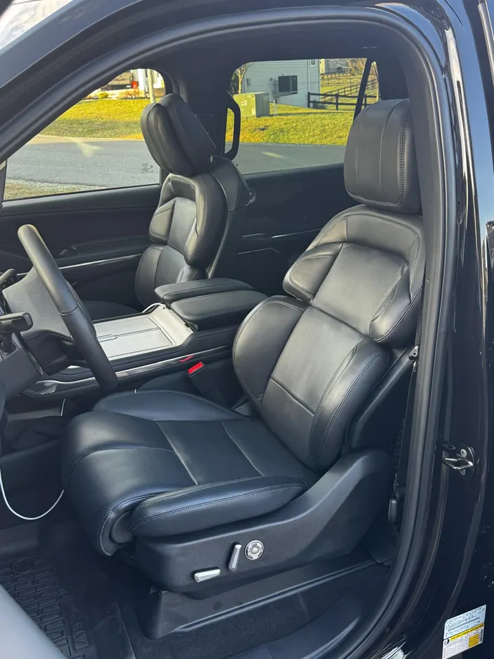 Original Lincoln Navigator black leather front seats and seat controls